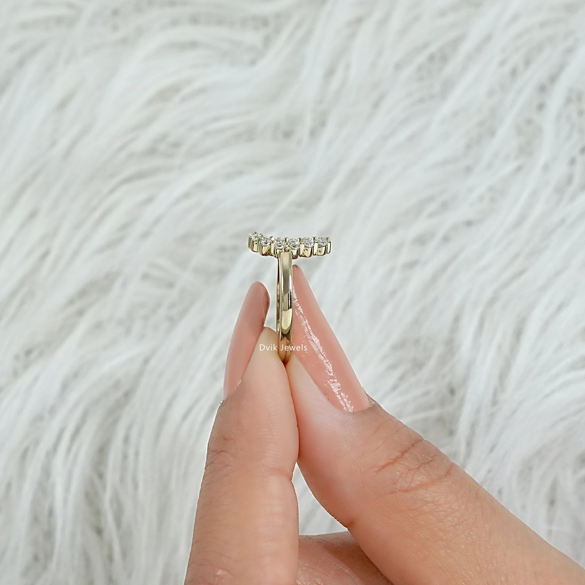 Round Lab Diamond Horseshoe Open Minimal Ring Ring