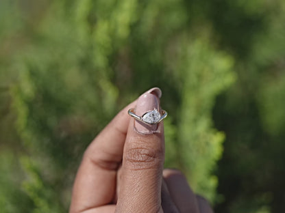 1 Carat Pear Cut Diamond Curved Ring