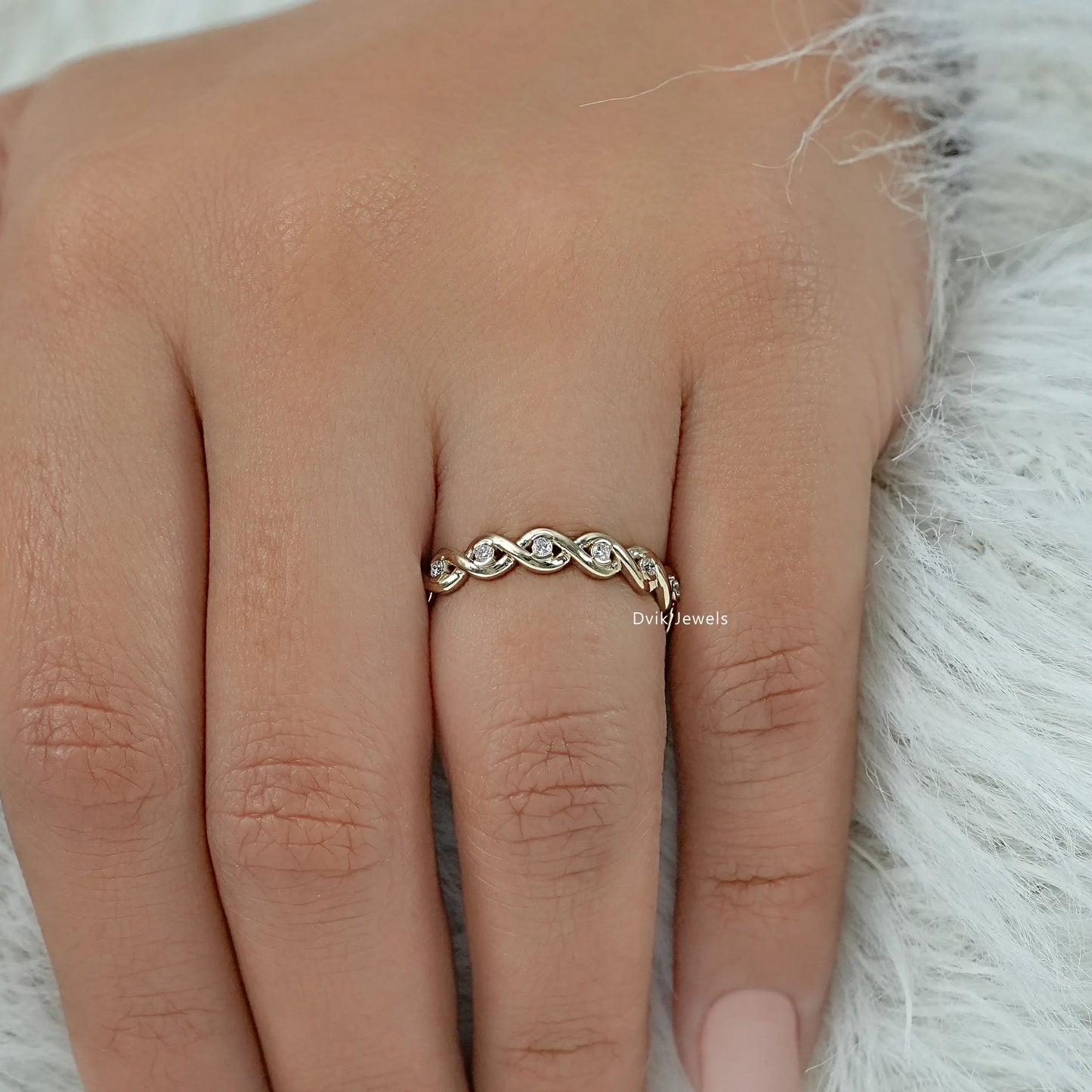 Infinity Round Diamond Eternity Band Band