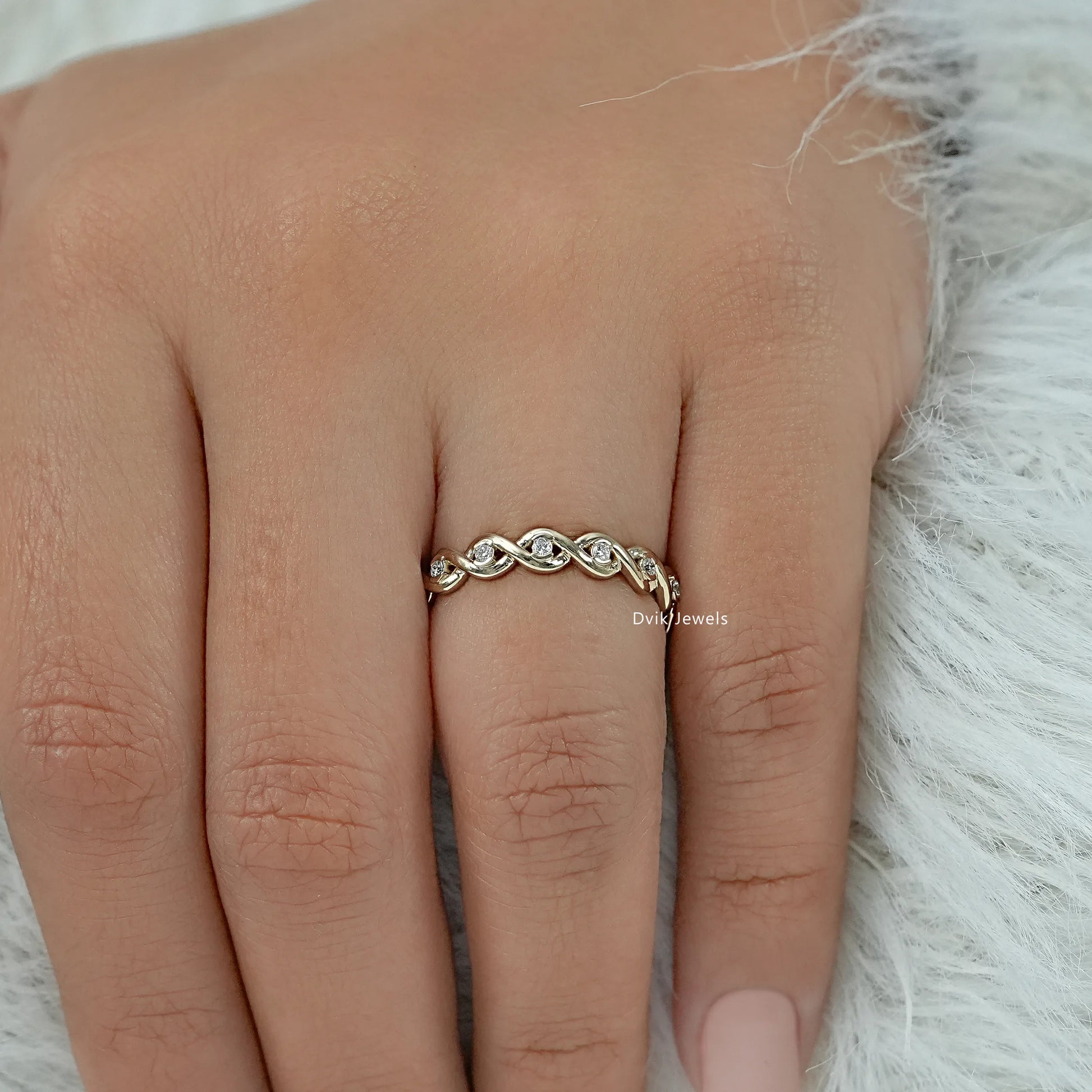 Infinity Round Diamond Eternity Band Band